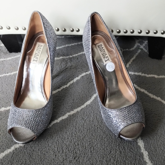 Badgley Mischka Peep Toe Sparkly Glitter Heels - Picture 5 of 9